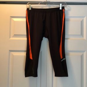 Saucony Capri workout leggings
